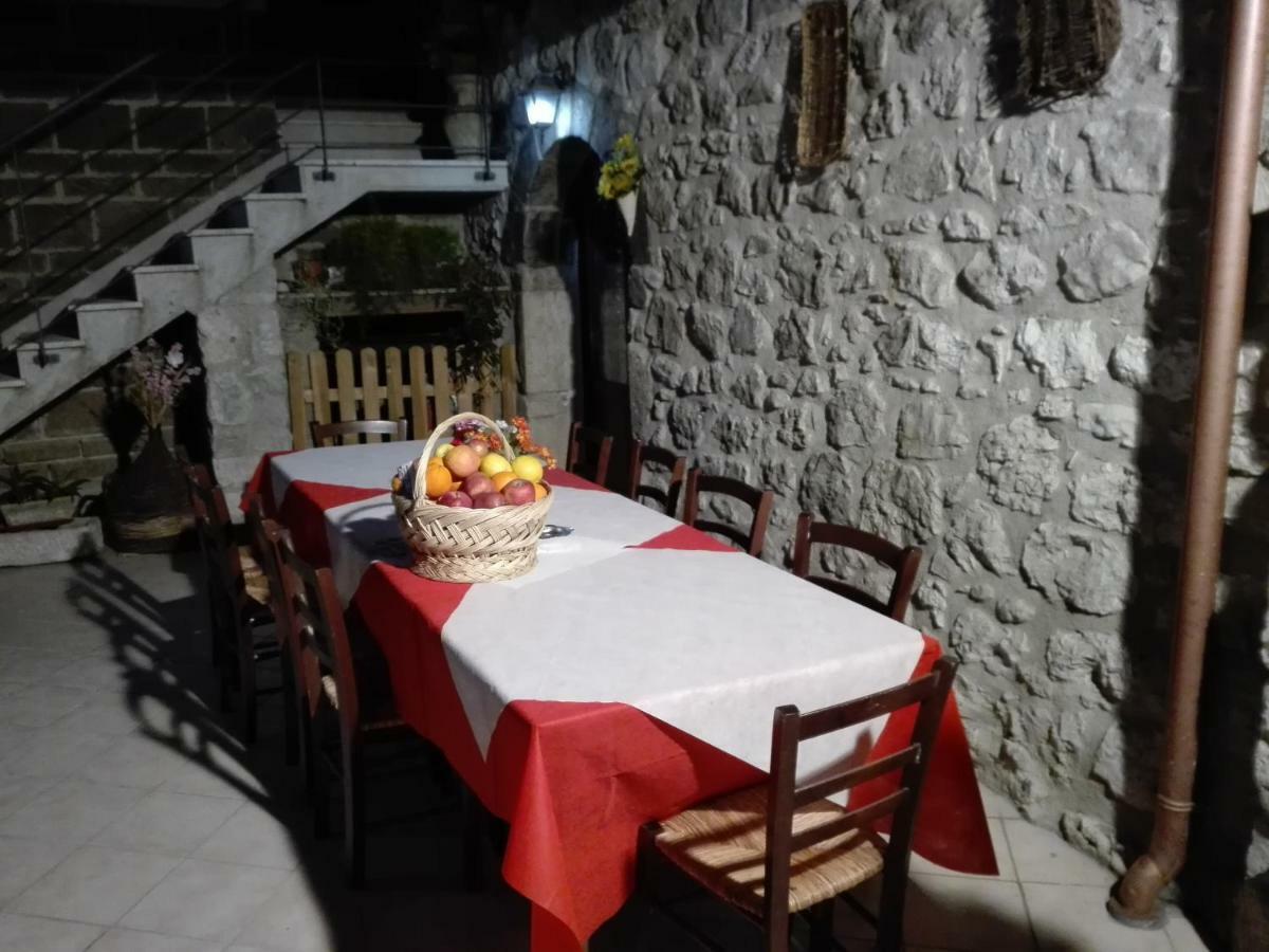 Borgo Degli Amici Villa Faicchio Exterior photo